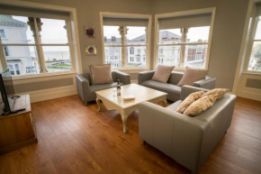 Гостиница Cornerhouse Apartments Llandudno  Лландидно